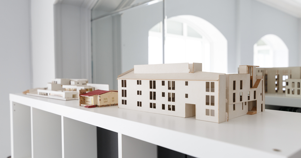 Asesor jurídico con vendedor